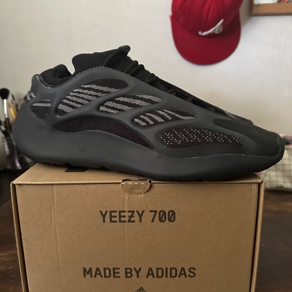 Yeezy 700 V3 Dark Glow - Picture 1 of 8